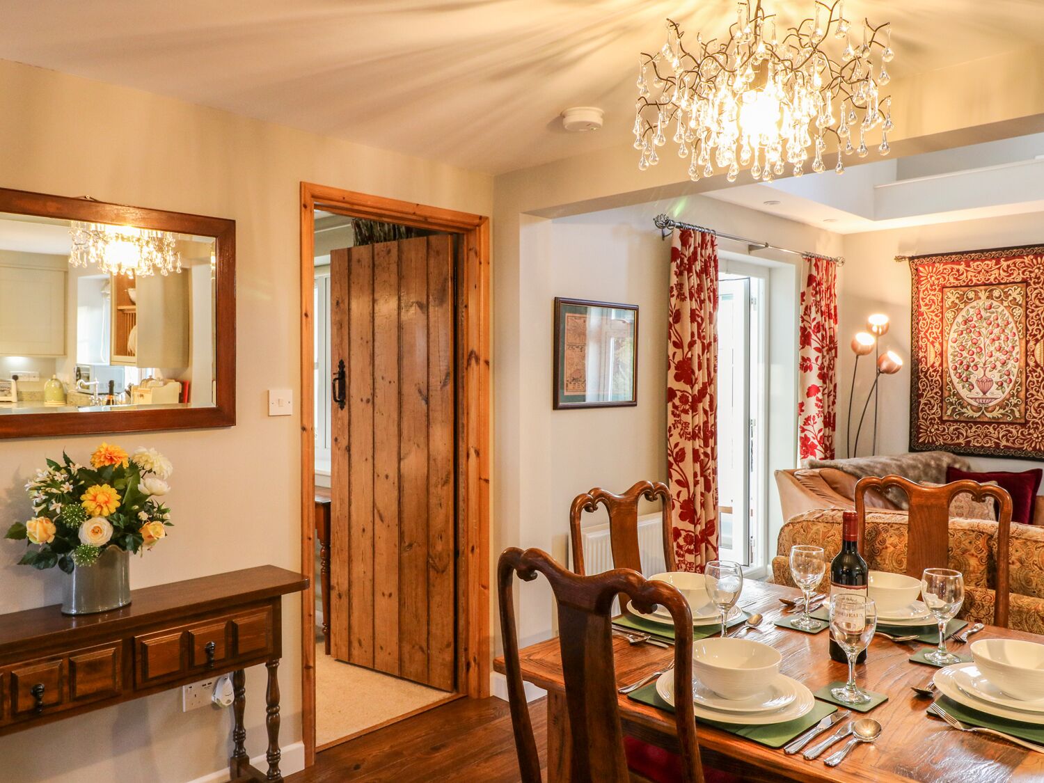 คอทเทจ | ภายใน