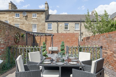 ์ฝํฐ์ง | ๋ฐ์ฝ๋