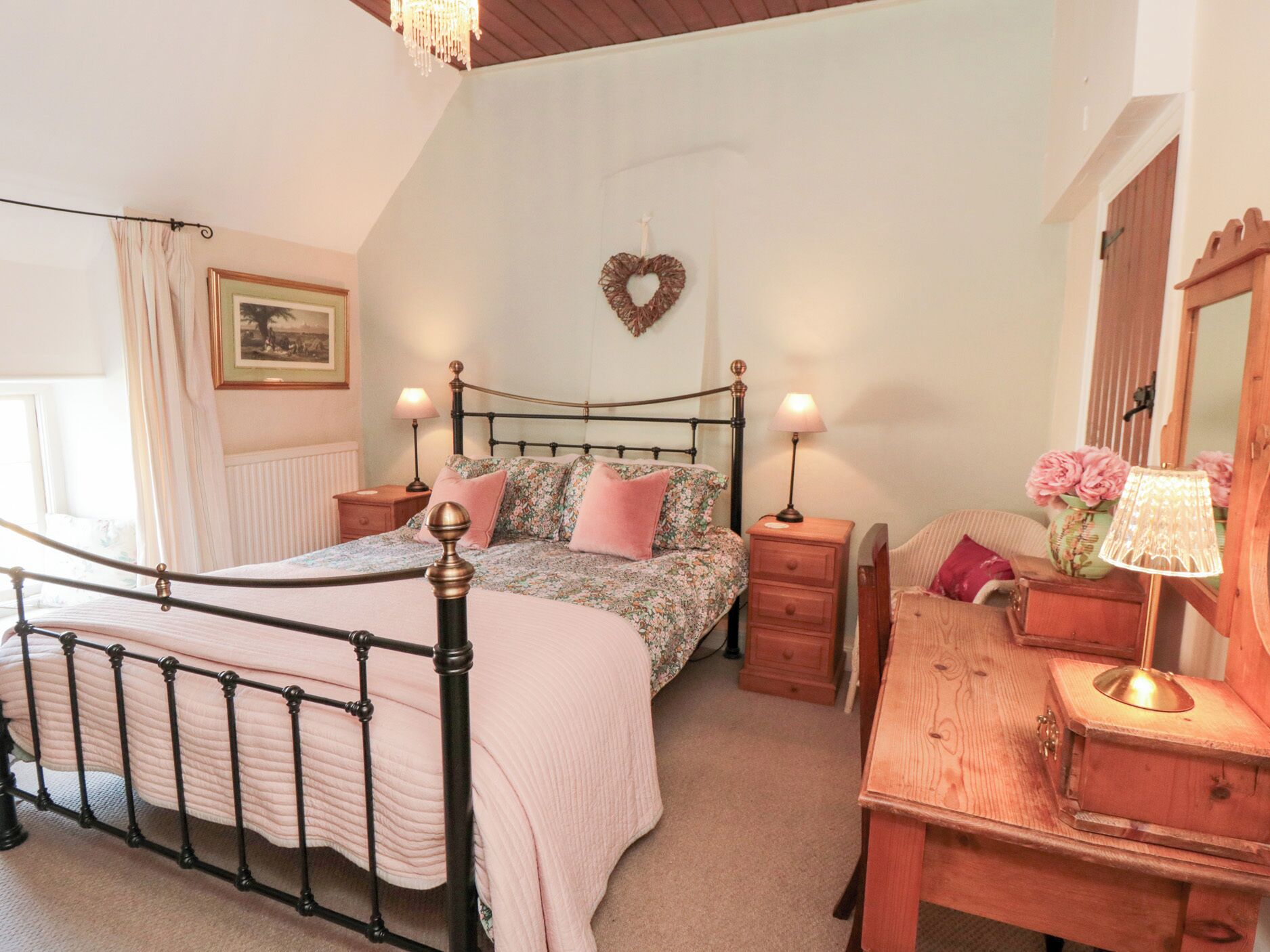 2 bedrooms, individually decorated, individually furnished, free WiFi