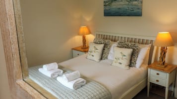 Cottage | 3 bedrooms, individually decorated, individually furnished, free WiFi