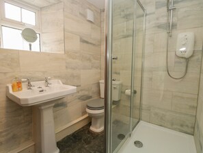 Bathroom - Anvil Cottage (Ambleside)