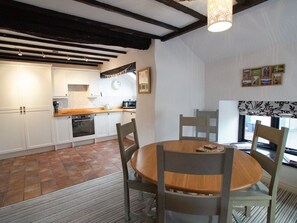 Cottage | Cuisine privée | Réfrigérateur, micro-ondes, lave-vaisselle, bouilloire électrique