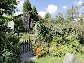 Cottage | Property grounds