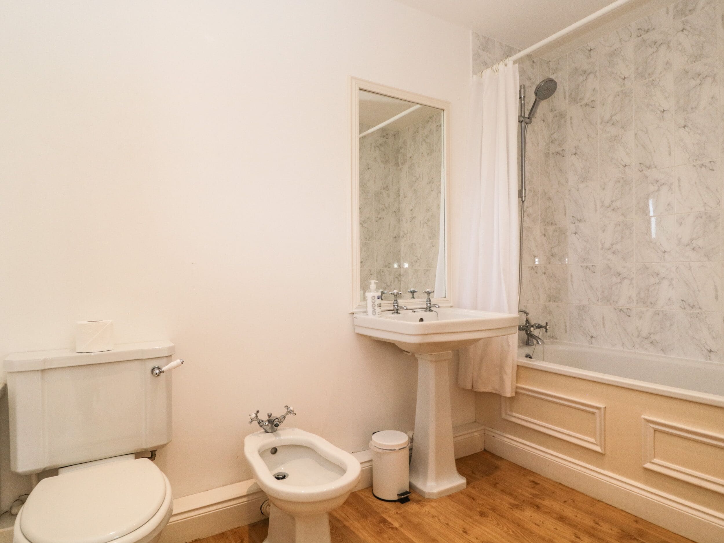 Ferienhaus | Badezimmer | Dusche, Haartrockner