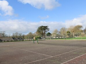 Cottage | Sports court