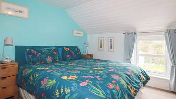 3 bedrooms, individually decorated, individually furnished, free WiFi