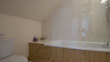 Cottage | Bathroom | Shower