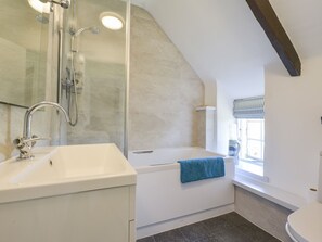 كوخ | حمام | تجهيزات دش