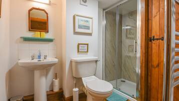 Cottage | Bathroom | Shower