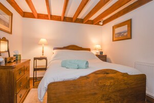 1 habitación, decoración personalizada y muebles diferentes 
