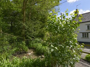 Cottage | Property grounds