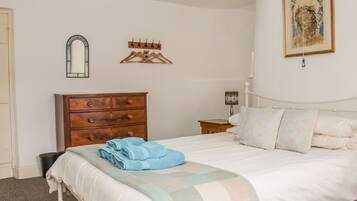 2 habitaciones, decoración personalizada y muebles diferentes
