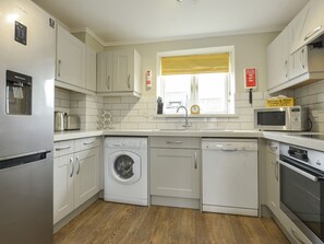 Casa de campo | Cocina privada | Lavavajillas y utensilios de cocina