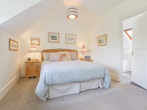 3 dormitorios, decoración individual, mobiliario individual