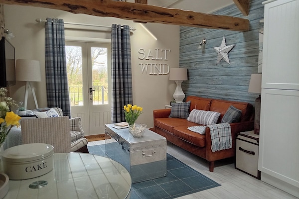 Cottage | Living area | DVD player