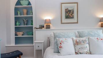 4 bedrooms, individually decorated, individually furnished, free WiFi