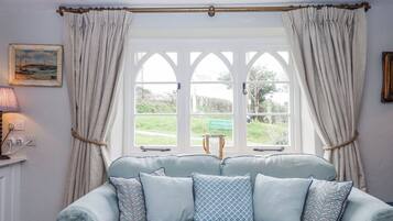 Cottage | Living area | TV, DVD player