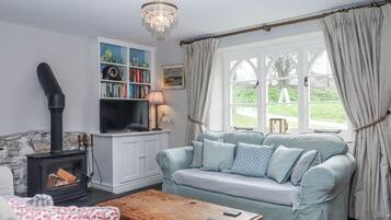 Småhus | Oppholdsområde | TV og DVD-spiller