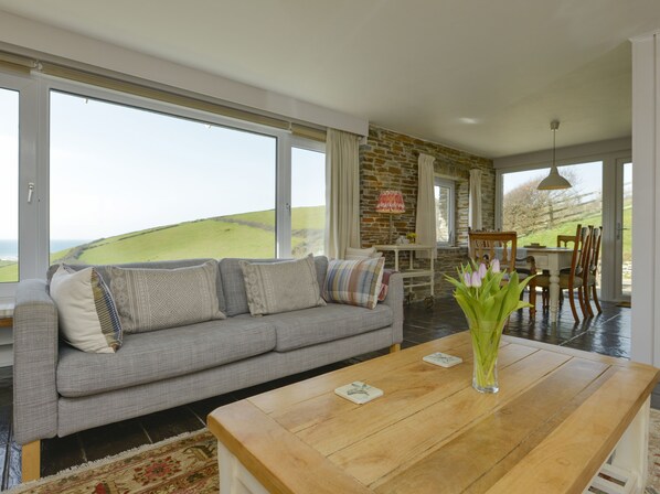Cottage | Interior - Ayrmer House (Kingsbridge)