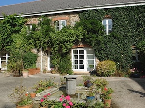 Cottage | Interior