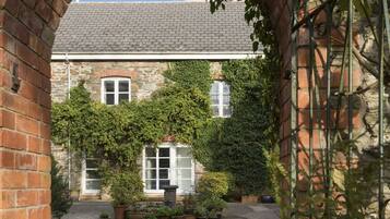 Cottage | Front of property