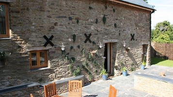 Cottage | Outdoor dining