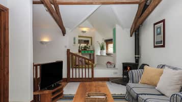 Cottage | Living area | TV, DVD player, ping pong
