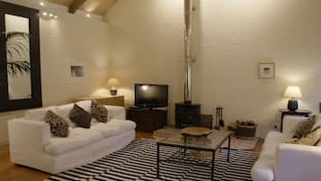 Cottage | Interior
