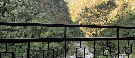 Triple Room, Terrace, River View | In-room safe, free WiFi, bed sheets