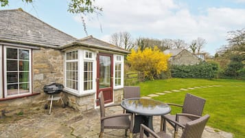 Cottage | Outdoor dining