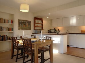Cottage | Private kitchen | Dishwasher, highchair, cookware/dishes/utensils