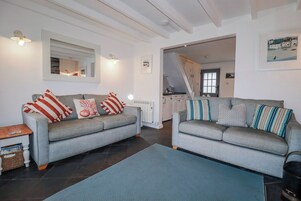 Cottage | Living area