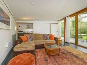 Ferienhaus | Wohnzimmer | Fernseher, Videospielkonsole, DVD-Player