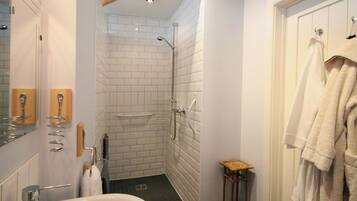 Cottage | Bathroom | Shower