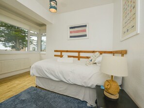 Cottage | 4 bedrooms, individually decorated, individually furnished, free WiFi