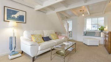 Cottage | Living area | TV, DVD player