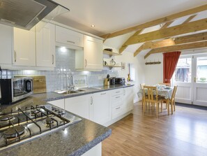 Casa de campo | Cozinha privada | Lava-louças, talheres/pratos/utensílios de cozinha