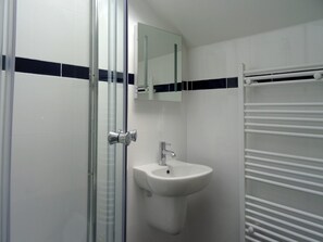 Cottage | Bathroom