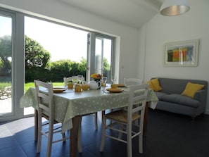 Ferienhaus | Wohnzimmer | Fernseher, Kamin, DVD-Player