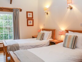 Casa de campo | 2 dormitorios, decoración individual, mobiliario individual