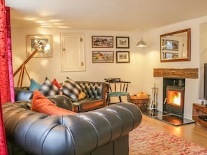 Cottage | Ruang keluarga | TV dan pemutar DVD