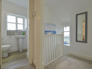 Cottage | Bathroom