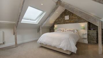 7 bedrooms, individually decorated, individually furnished, free WiFi