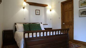 Cottage | 3 bedrooms, individually decorated, individually furnished, free WiFi