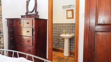 3 habitaciones, decoración personalizada y muebles diferentes