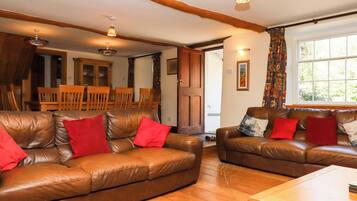 Cottage | Living area | DVD player