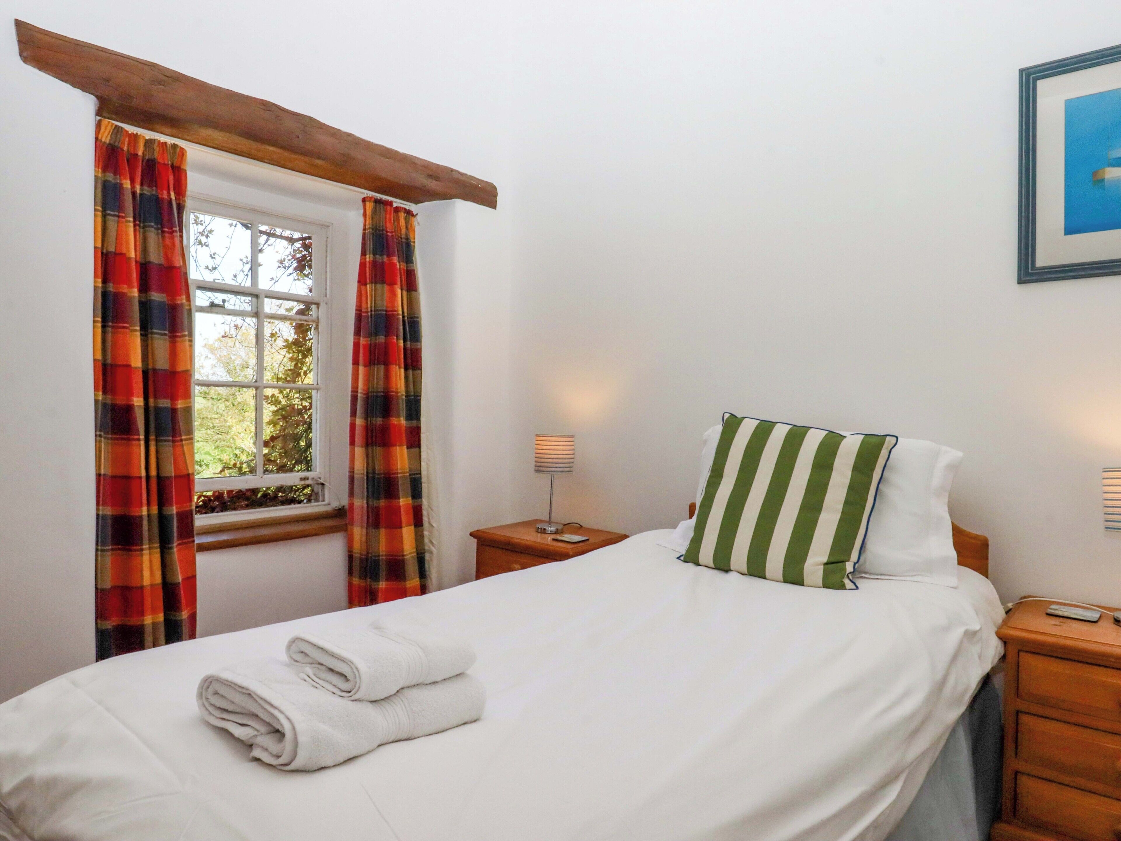 Cottage | 3 bedrooms, individually decorated, individually furnished, free WiFi