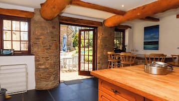 Cottage | Interior