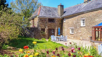 Cottage | Outdoor dining