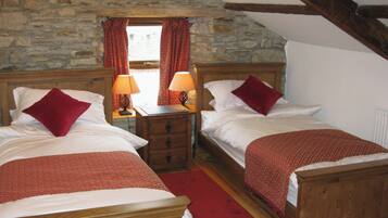 Casa de campo | 6 dormitorios, decoración individual, mobiliario individual